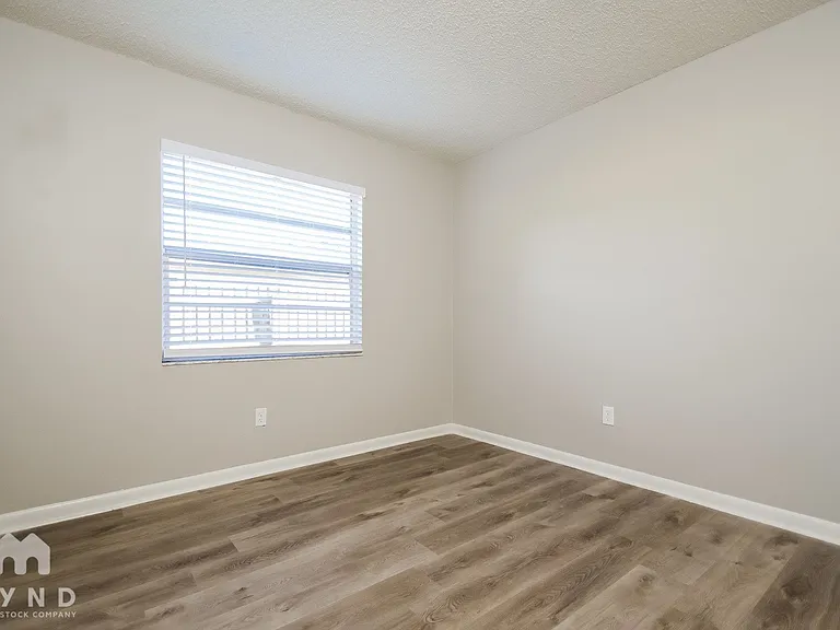 3929 Oak Hammock Dr — Photo 13