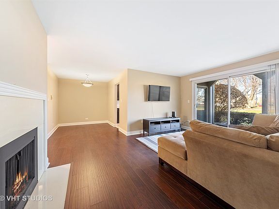3rd image of 39 Plymouth Ct APT 102D