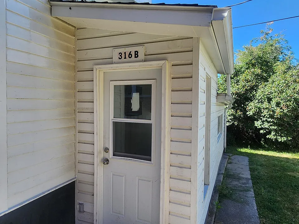 316 S 3rd Ave #B