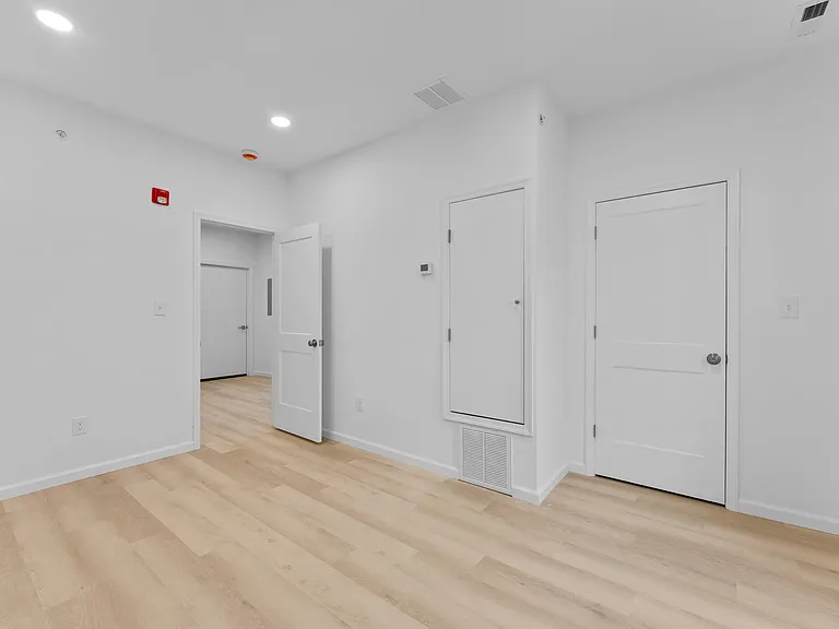 2600 S 7th St #2F — Photo 22