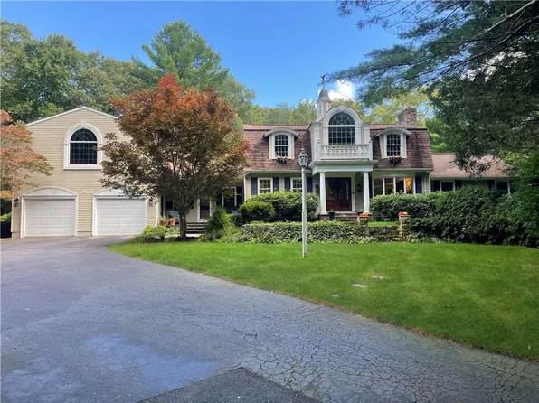 31 Raccoon Hill Rd, West Greenwich, RI 02817