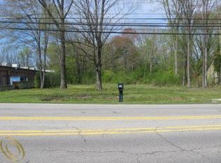 23113 Beech Rd, Southfield, MI 48033