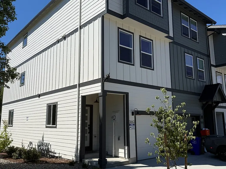 5860 SE 18th St — Photo 2