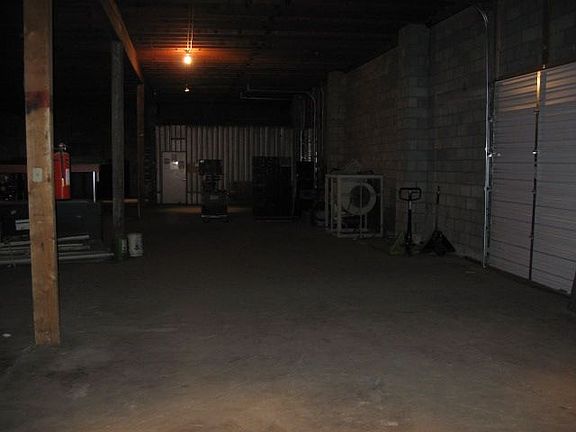 5th image of 842 N 10th Ave