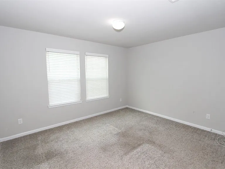 1303 Keaton Ct — Photo 13