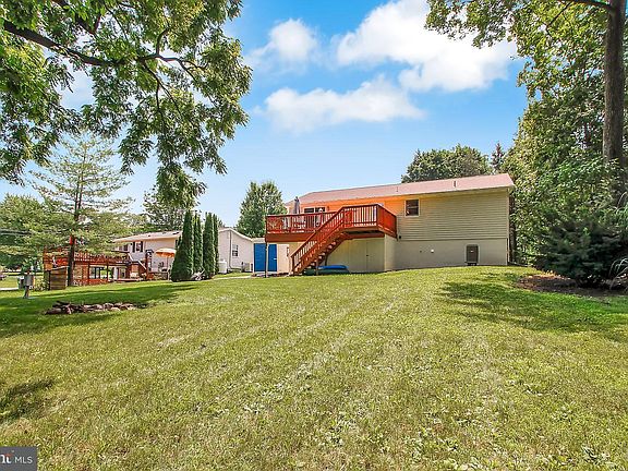 3rd image of 5 Bragg Dr