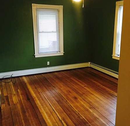 4th image of 271 Narragansett St