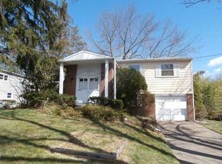 19 Colgate Dr, Cherry Hill, NJ 08034