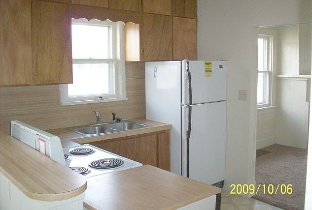 2nd image of 224 E Avenue D