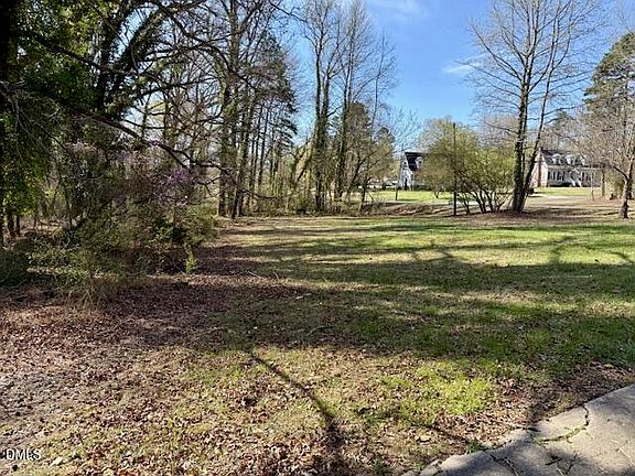 4th image of 220 Younger Rd