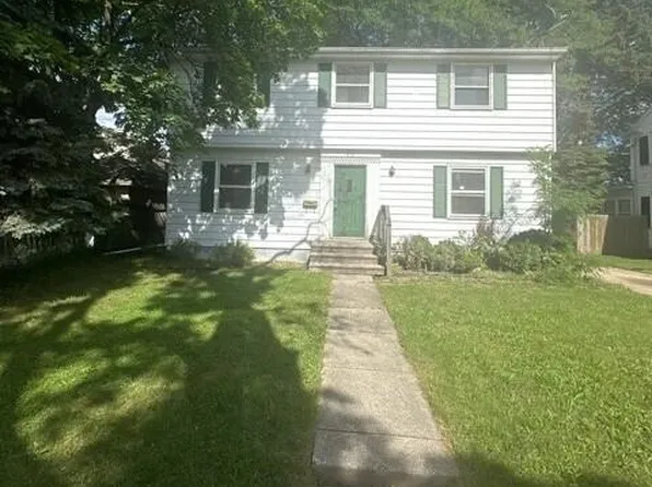 616 Bartlett St, Lansing, MI 48915