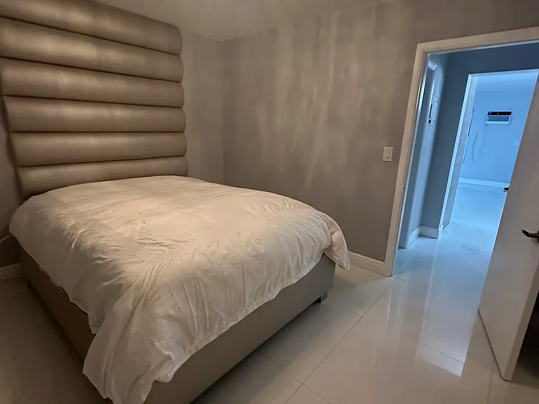 323 Washington Ave #12 — Photo 1