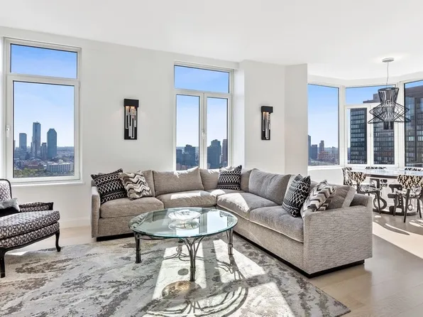 400 East 51st Street image 1 of 19