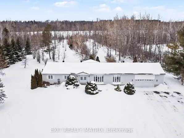 8329 Rodney Farm Dr, Ottawa, ON K0A 2P0