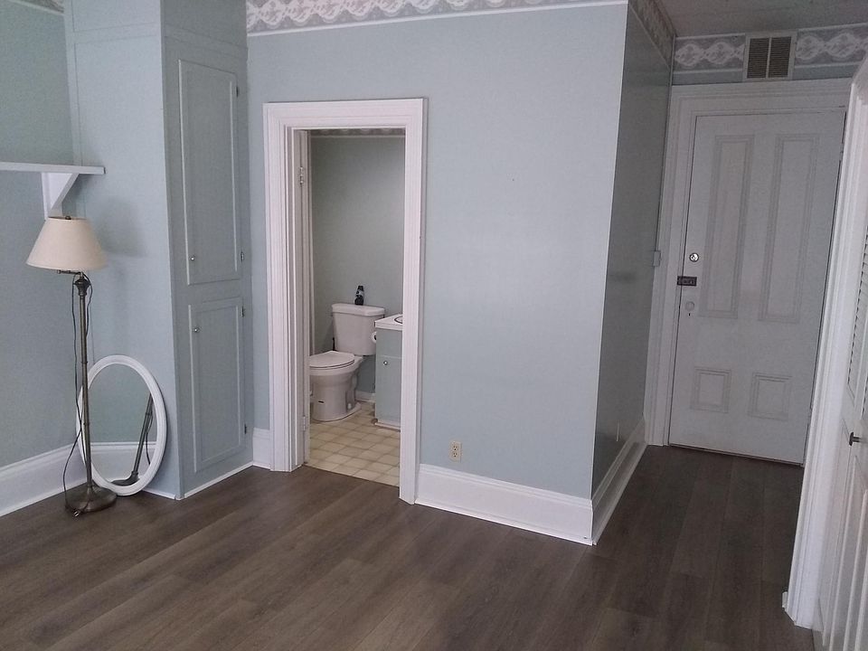 1st image of 322 W Center St