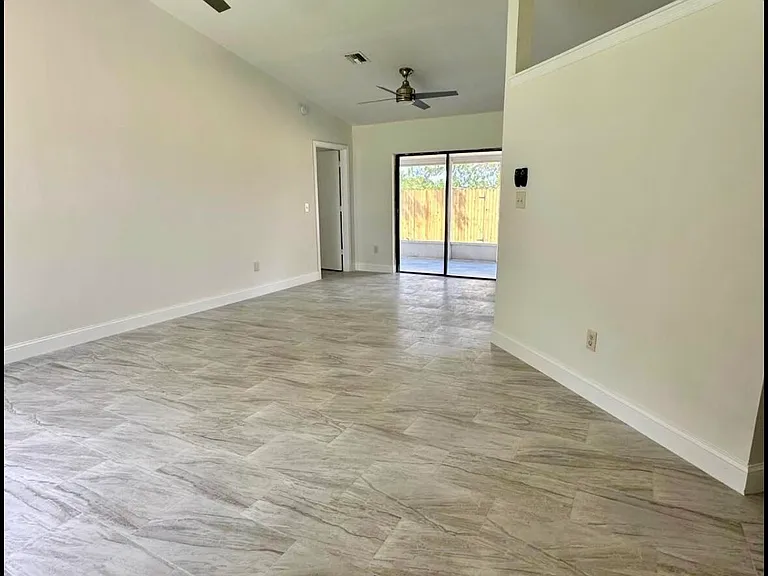 1275 McDermott Ln — Photo 5
