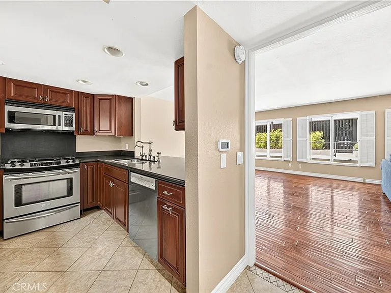 1234 Granville Ave #3 — Photo 9