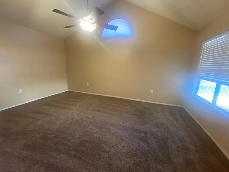 1249 E Laurel Ave — Photo 26