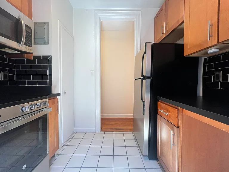 115 Washington Pl #22 — Photo 12