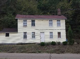 3040 Edgecliff Rd, New Kensington, PA 15068