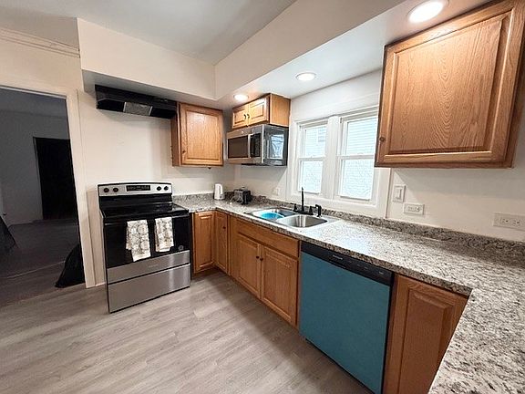 5th image of 7 Brownell Ave