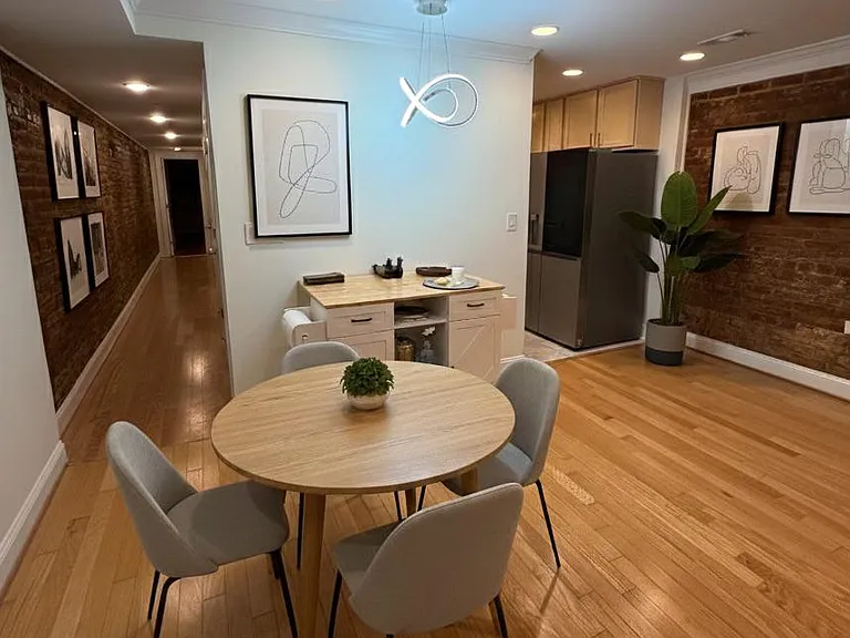 1827 1st St NW #1 — Photo 3