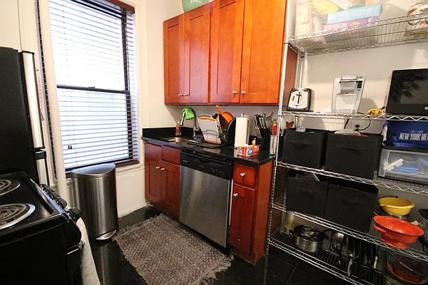 Rented by Dynamik Realty | media 12