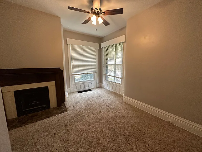 235 Crescent NE — Photo 6