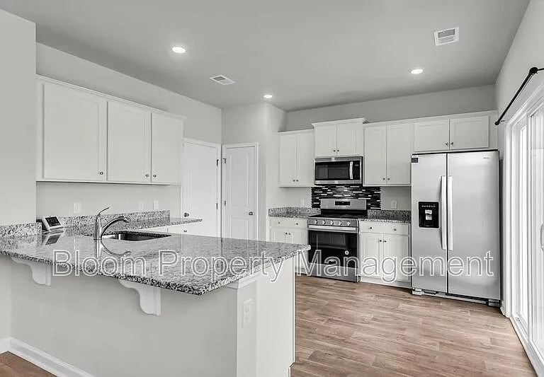 844 Lilyford Ln — Photo 14
