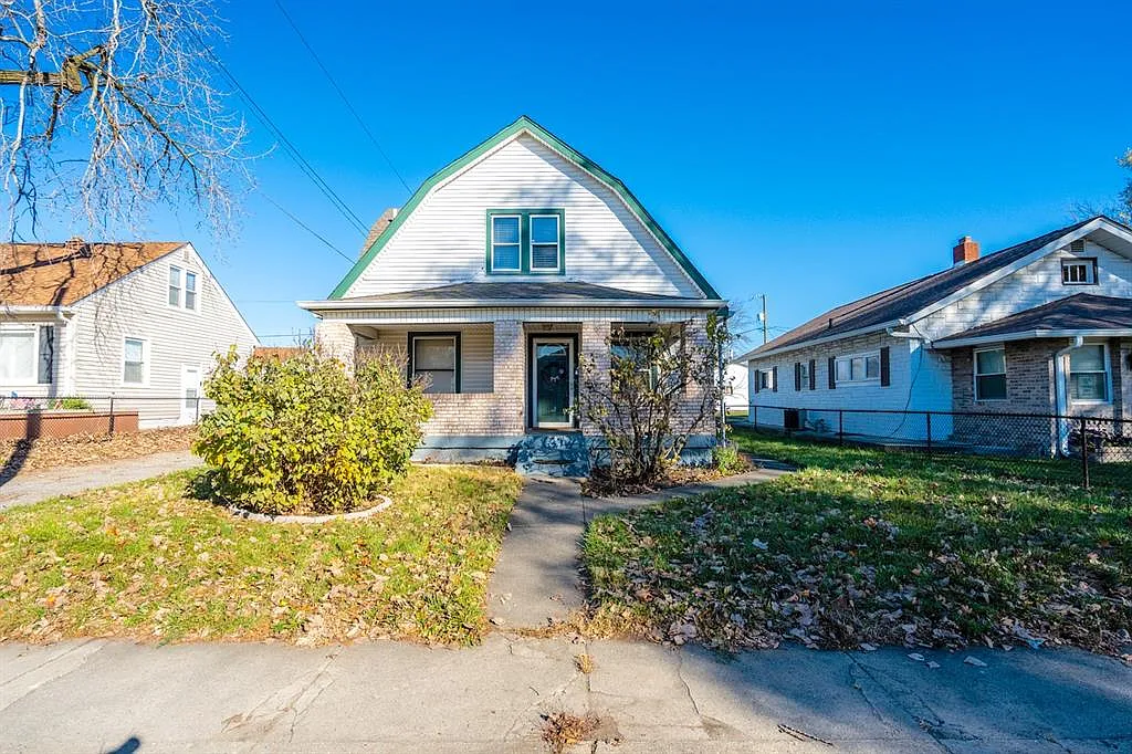 1602 Finley Ave photo 1