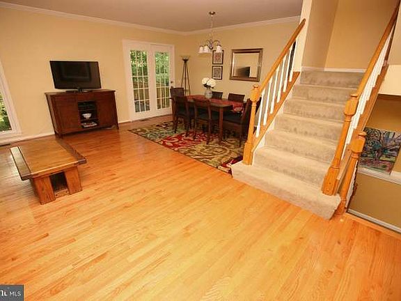 3rd image of 11429 Oak Leaf Dr