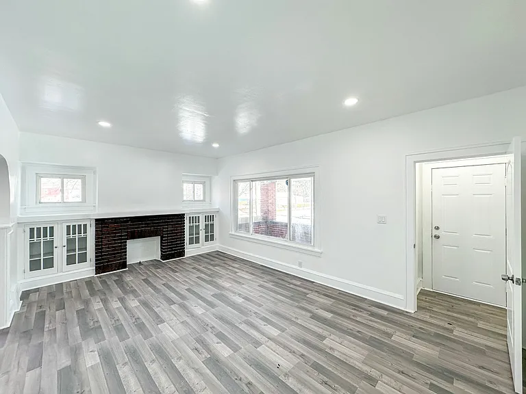 4582 Turney Rd #B — Photo 6