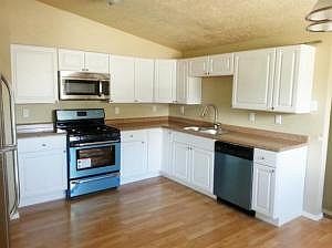 5th image of 4404 Goodrich Ave NE