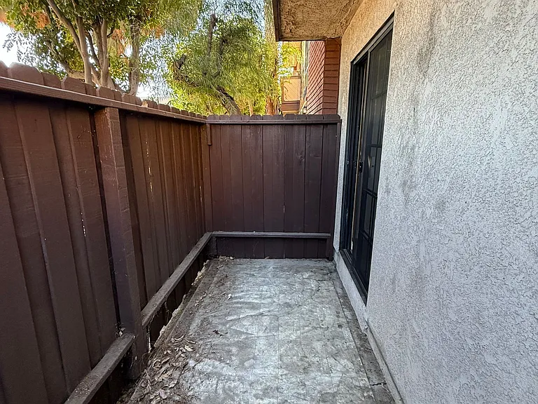17831 Lassen St — Photo 7