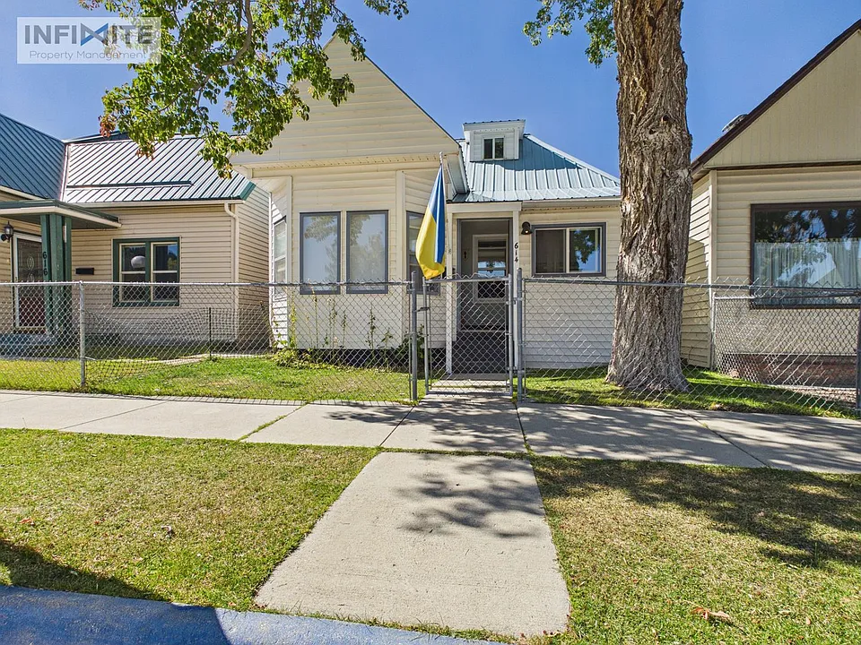 614 Cedar St