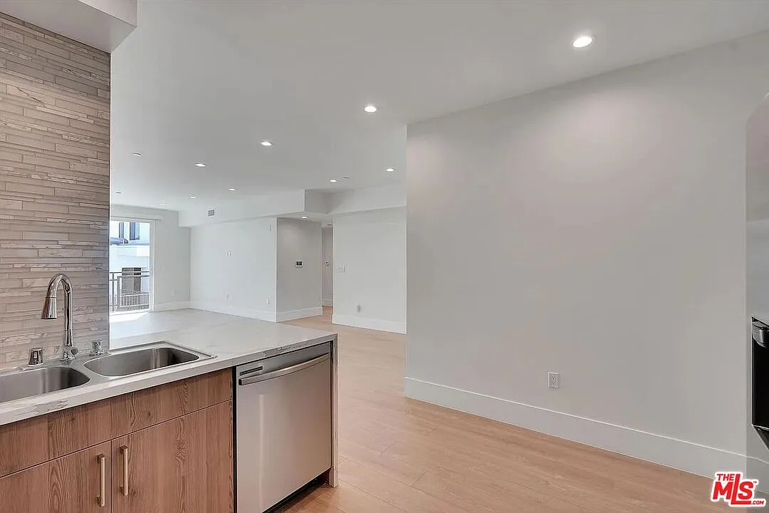 1 bed, 1.0 bath, 1000 sqft, $2,800 — Photo 4