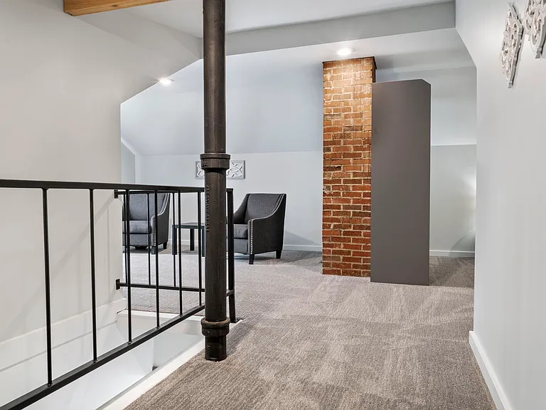1223 E Oakland Ave — Photo 13