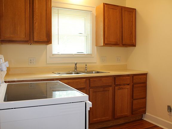 5th image of 925 E Markwood Ave