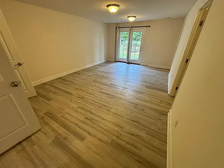 721 Suffield Way — Photo 6