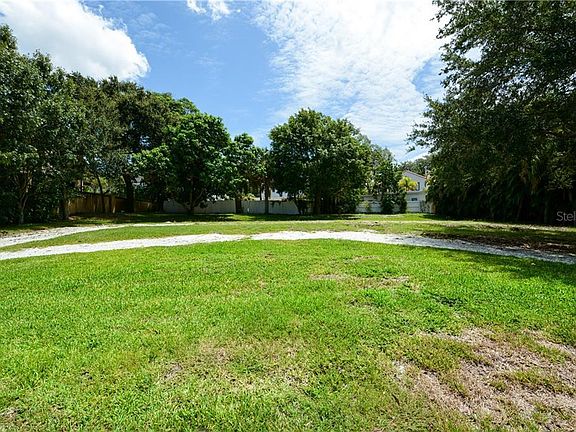 5th image of 2263 Oriole Dr