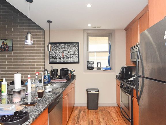 3rd image of 3754 N Wilton Ave Unit S3