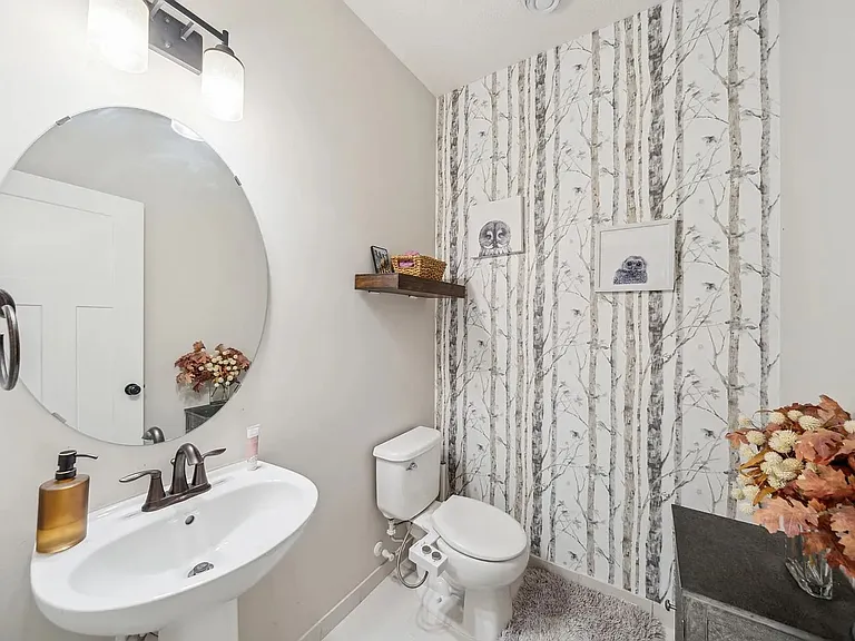 1859 Hinsdale Cir — Photo 16