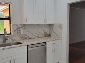 3883 Coral Tree Cir, Pompano Beach, FL