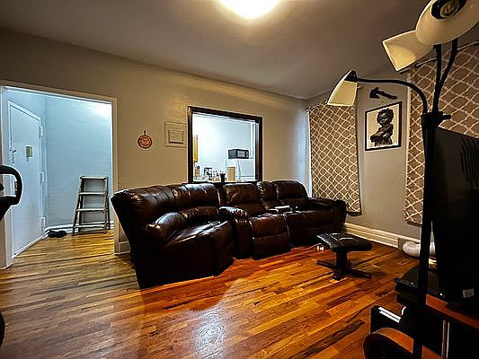 3rd image of 1010 President St APT 1C