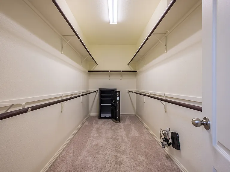 165 Lady Bird Ln — Photo 36