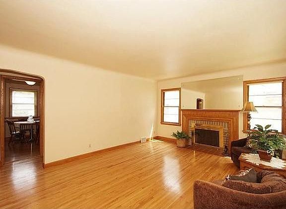 4th image of 4219 26th Ave S