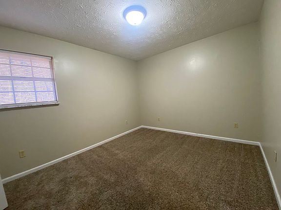 5th image of 1109 Woodlawn Dr #4