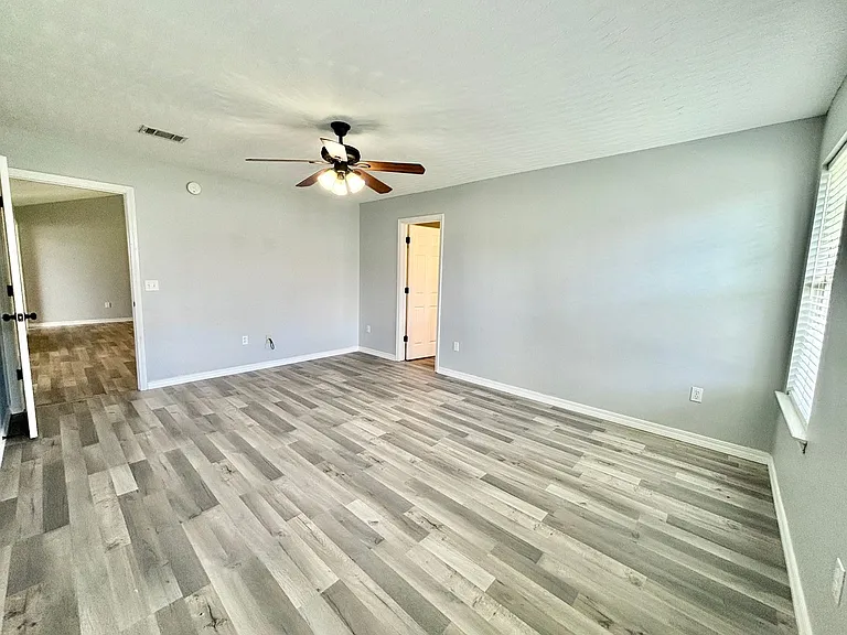 4734 Autumndale Dr — Photo 8