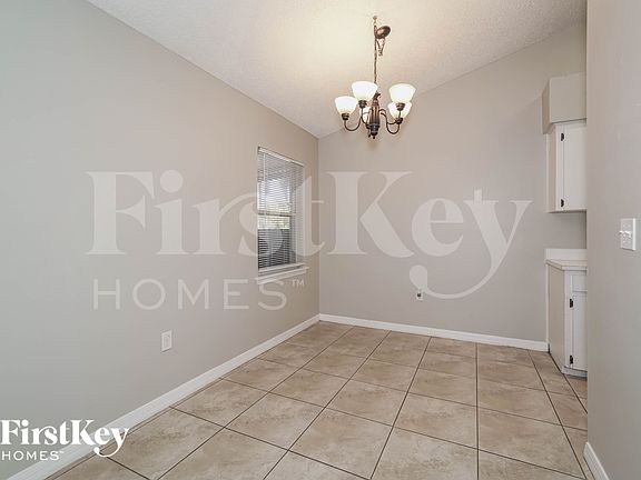 5th image of 3414 Cove Ct W