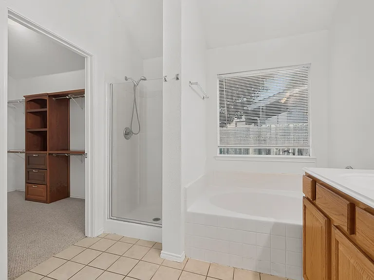 4184 Capstone Dr — Photo 29